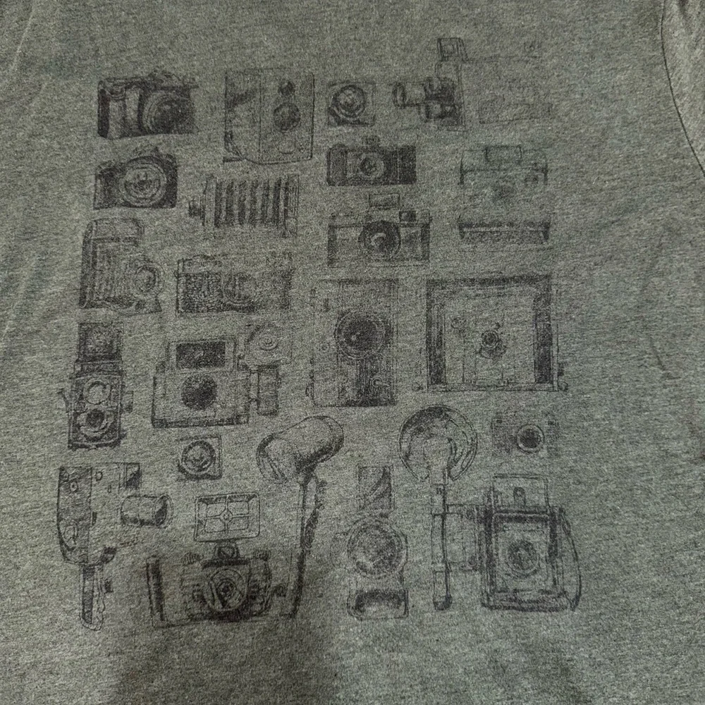 Banana Republic Retro Camera Graphic T-Shirt (Size L)